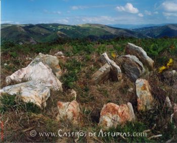 Dolmen en Brañavella, Santa Eulalia de Oscos