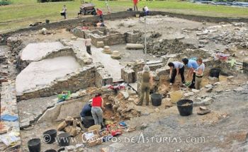 Chao Samartín. Excavación de la casa romana durante el verano de 2007