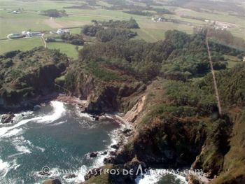 Explotación romana de Los Lagos de Silva, en Salave (Tapia de Casariego). Foto: Ángel Villa Valdés Explotación romana de Los Lagos de Silva, en Salave (Tapia de Casariego). Foto: Ángel Villa Valdés