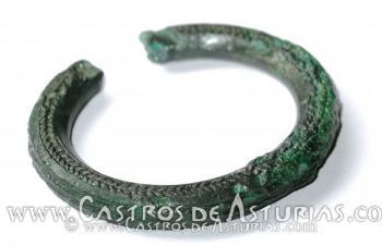 Aro de bronce. Castro de Coaña (Asturias). Foto: Esperanza Martín