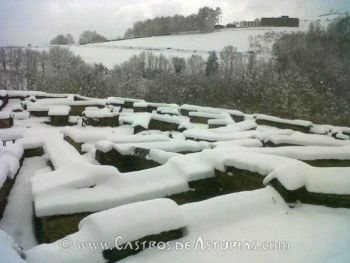 El castro de Chao Samartín bajo la nieve