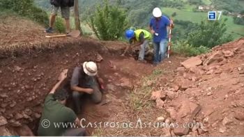 Equipo arqueológico de la Fundación Valdés Salas. Fuente: TPA