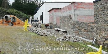 Obras en los almacenes exteriores del Museo Chao Samartín